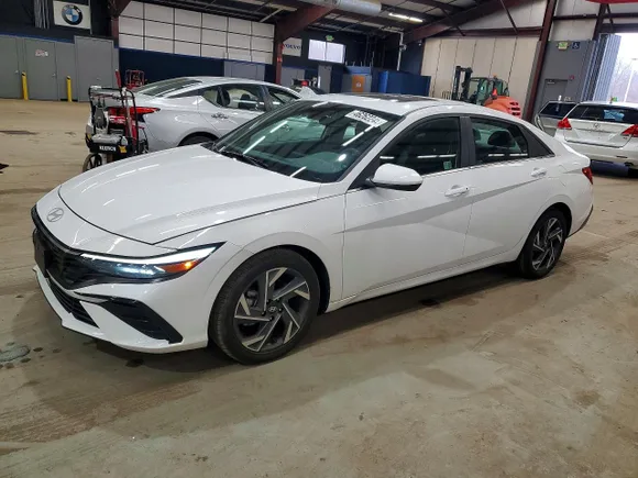2024 Hyundai Elantra SEL, VIN KMHLS4DG2RU712615 — Front end