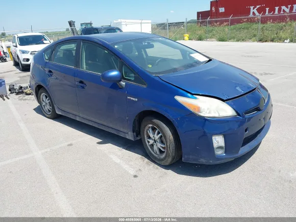 2010 Toyota Prius IV, VIN JTDKN3DU0A0045336 — Front end