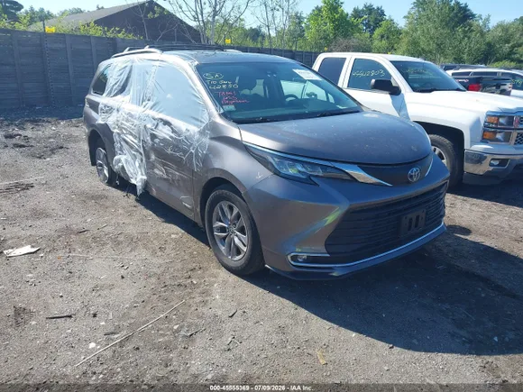 2021 Toyota Sienna XLE, VIN 5TDYSKFC4MS037663 — Разукомплектован