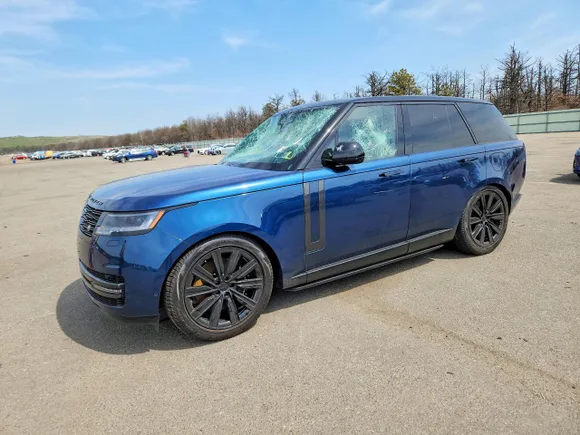 2026 Land Rover Range Rover, VIN SALK19F4XTA350957 — Roof