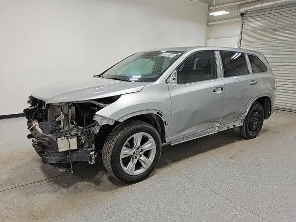 2018 Toyota Highlander Limited, VIN 5TDYZRFH3JS246257 — Front end