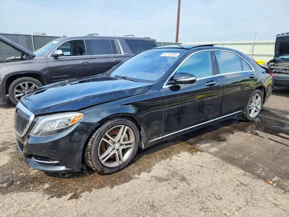 2016 Mercedes-Benz S 550, VIN WDDUG8FB8GA239858 — Minor dents and scratches