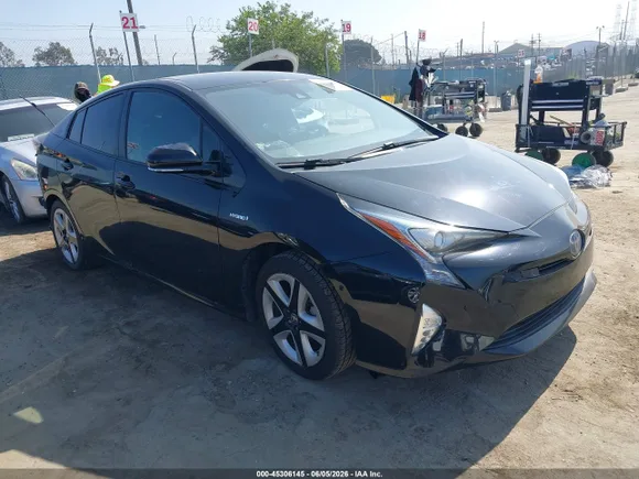 2017 Toyota Prius Four Touring, VIN JTDKARFU8H3034475 — Rear end