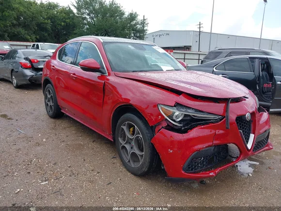 2019 Alfa Romeo Stelvio Ti Lusso, VIN ZASPAKBNXK7C31134 — Front end