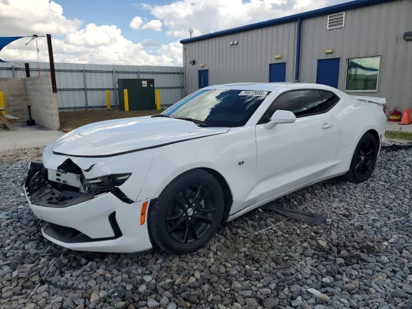 2019 Chevrolet Camaro 1LT, VIN 1G1FB1RX6K0153570 — Front end