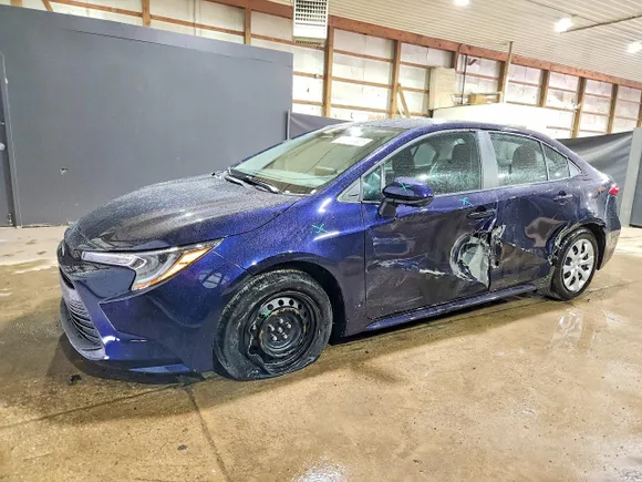 2026 Toyota Corolla LE, VIN 5YFB4MDE3TP458782 — Side