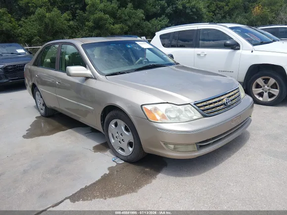 2003 Toyota Avalon XLS, VIN 4T1BF28B23U320308 — Normal wear