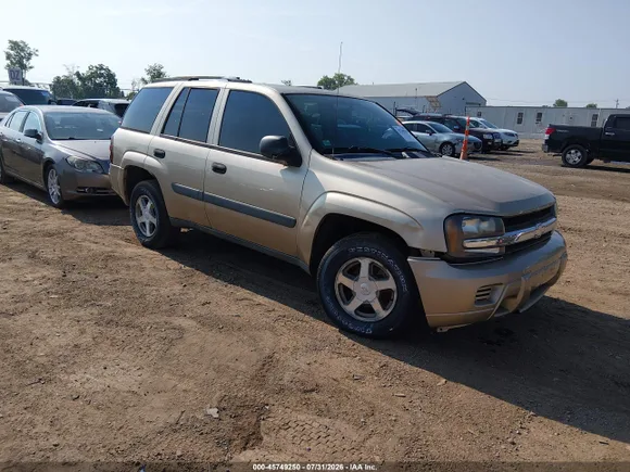 2005 Chevrolet TrailBlazer LS, VIN 1GNDT13S252211862 — Normal wear