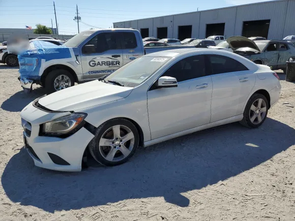 2015 Mercedes-Benz CLA 250, VIN WDDSJ4EB1FN180470 — Front end