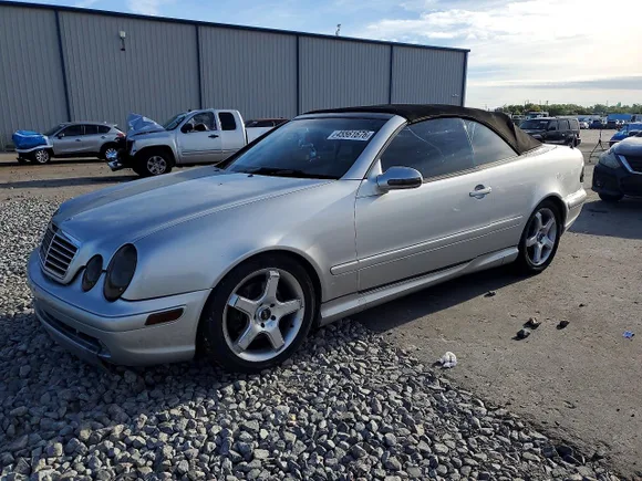 2000 Mercedes-Benz CLK 320/430, VIN WDBLK70G7YT027640 — Rear end