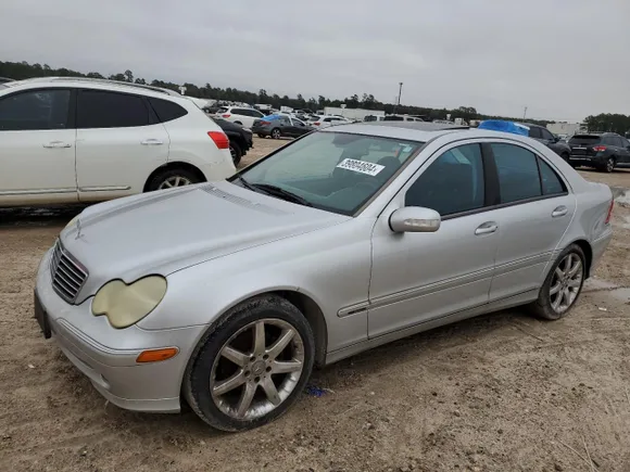 2003 Mercedes-Benz C 230 Kompressor, VIN WDBRF40JX3F415607 — Minor dents and scratches