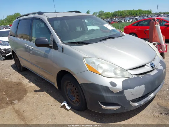 2007 Toyota Sienna LE, VIN 5TDZK23C97S052849 — Normal wear