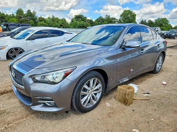 2015 Infiniti Q50 Premium, VIN JN1BV7AR5FM420132 — Vandalism