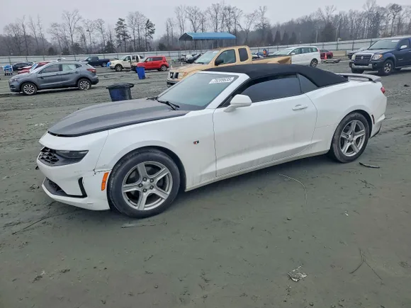 2020 Chevrolet Camaro 1LT, VIN 1G1FB3DX9L0128344 — Front end