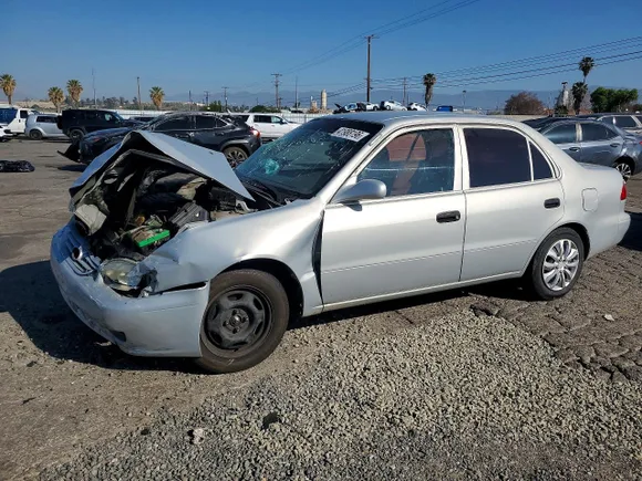 2001 Toyota Corolla LE, VIN 1NXBR12E11Z542629 — Front end
