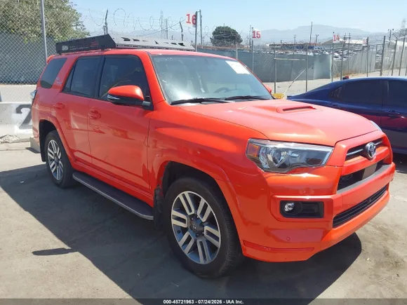 2024 Toyota 4Runner TRD Sport, VIN JTEAU5JR8R5305325 — Rear end