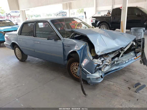 1993 Oldsmobile Cutlass Ciera S, VIN 1G3AG55N8P6451203 — Front end