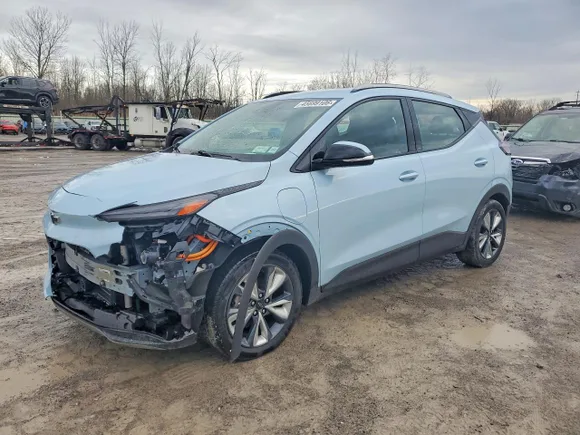 2022 Chevrolet Bolt EUV LT, VIN 1G1FY6S01N4109496 — Front end