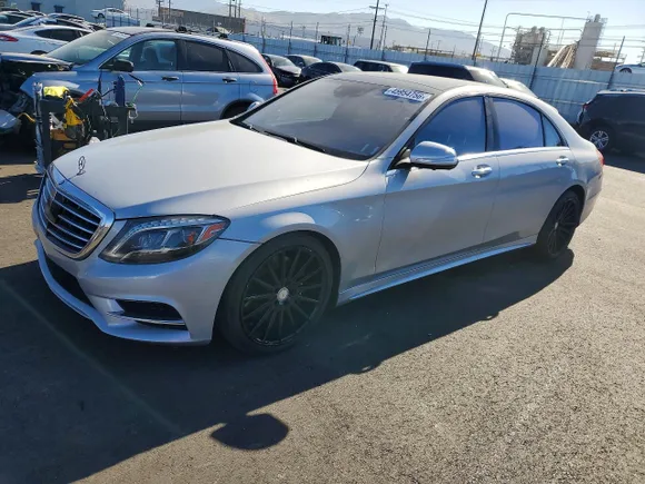 2015 Mercedes-Benz S 550, VIN WDDUG8CB6FA087582 — Minor dents and scratches
