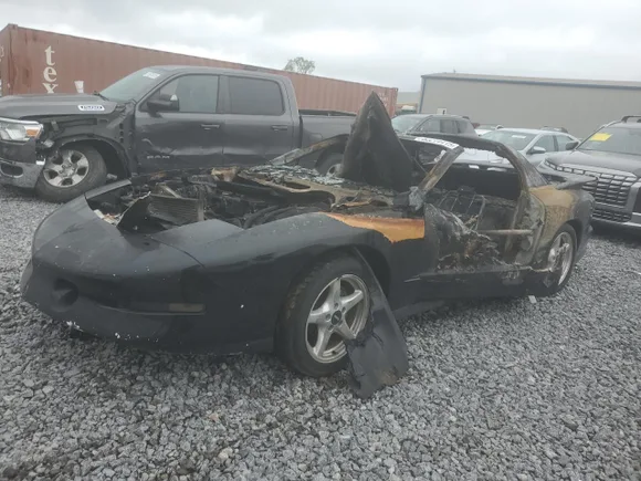 1997 Pontiac Firebird Trans Am, VIN 2G2FV22P8V2223589 — Engine fire