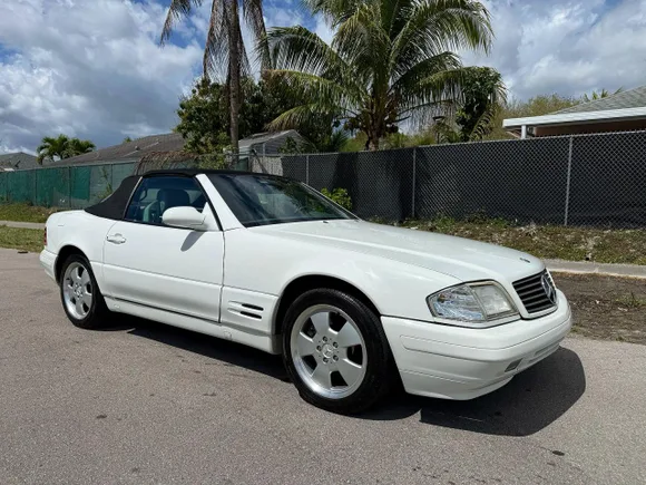 2001 Mercedes-Benz SL 500, VIN WDBFA68F31F195740 — Normal wear