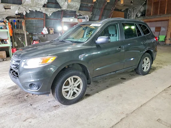 2012 Hyundai Santa Fe GLS, VIN 5XYZG3ABXCG094021 — Front end