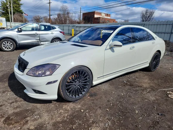 2008 Mercedes-Benz S 550, VIN WDDNG86X78A176270 — Front end