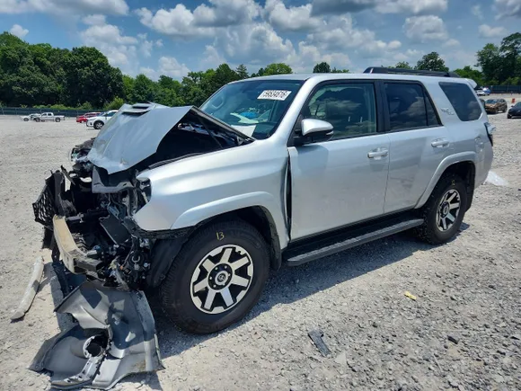 2019 Toyota 4Runner TRD Off Road Premium, VIN JTEBU5JR5K5628127 — Front end