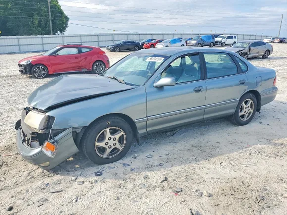 1998 Toyota Avalon XLS, VIN 4T1BF18B3WU277404 — Front end