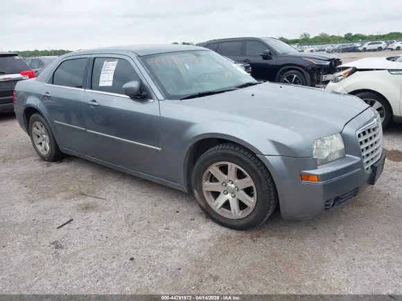 2006 Chrysler 300 Touring, VIN 2C3KA53G16H490923 — Hail