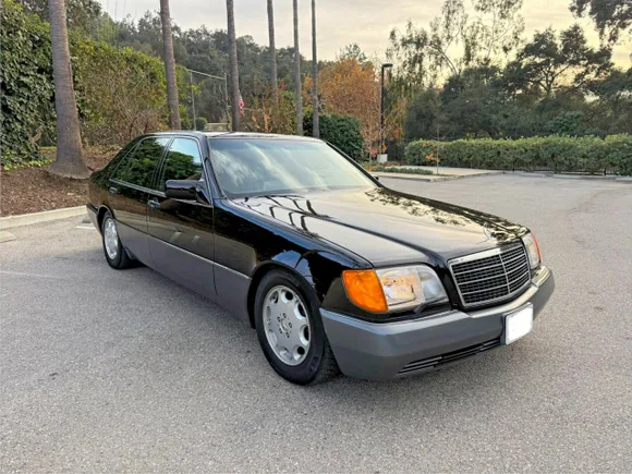 1994 Mercedes-Benz S 320, VIN WDBGA43E5RA168104 — Minor dents and scratches