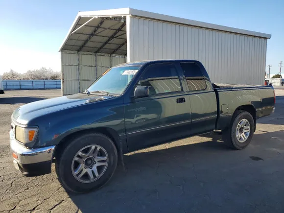 1996 Toyota T100 DX, VIN JT4TN12D5T0018390 — Front end