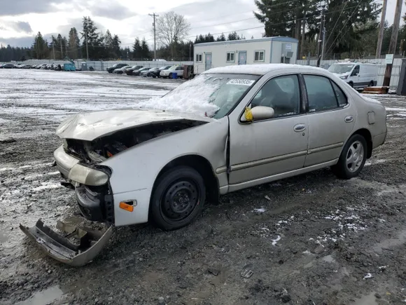 1996 Nissan Altima XE, VIN 1N4BU31D3TC157434 — Front end