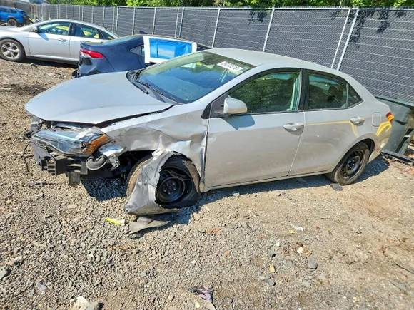 2018 Toyota Corolla SE, VIN 2T1BURHE2JC985099 — Front end