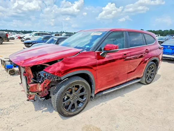 2024 Toyota Highlander XSE, VIN 5TDKDRAH9RS054719 — Front end