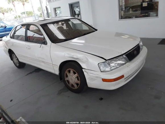 1995 Toyota Avalon XLS, VIN 4T1GB11E8SU056123 — Side