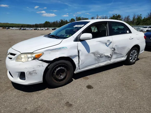 2011 Toyota Corolla S, VIN 2T1BU4EE7BC738069 — Side