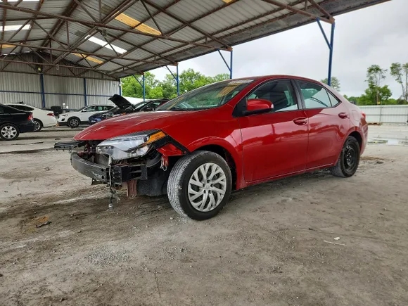 2018 Toyota Corolla LE, VIN 5YFBURHE9JP799110 — Front end