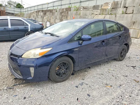 2015 Toyota Prius Four, VIN JTDKN3DU3F0442062 — Rear end