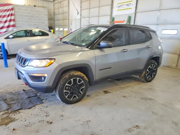 2020 Jeep Compass Trailhawk, VIN 3C4NJDDB1LT189528 — Rear end
