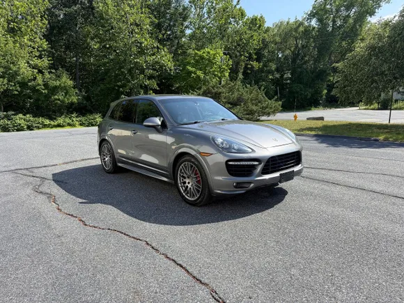 2013 Porsche Cayenne GTS, VIN WP1AD2A20DLA78351 — Normal wear