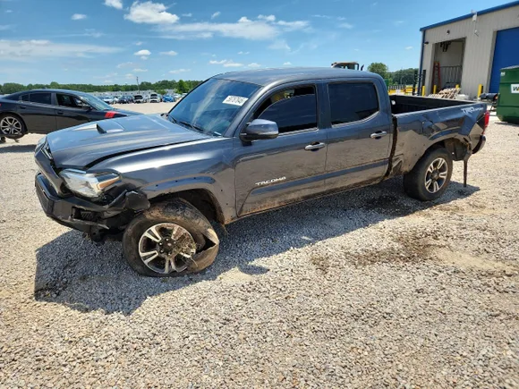 2019 Toyota Tacoma TRD Sport, VIN 3TMBZ5DN3KM019434 — Front end