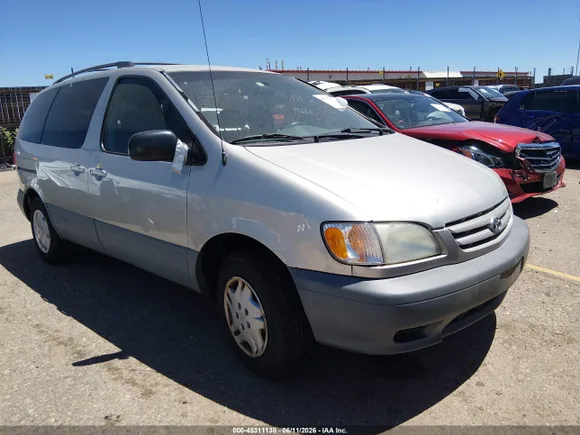 2002 Toyota Sienna LE, VIN 4T3ZF13C32U460771 — Side