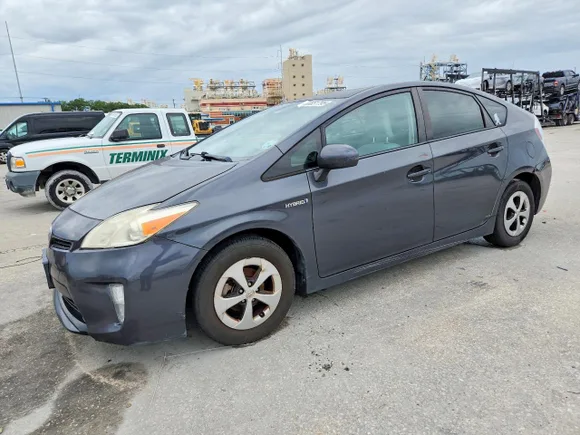 2014 Toyota Prius Two, VIN JTDKN3DU3E0380807 — Minor dents and scratches
