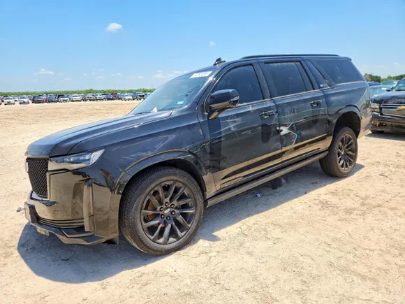 2023 Cadillac Escalade ESV 4WD Sport, VIN 1GYS4PKL0PR361502 — Undercarriage