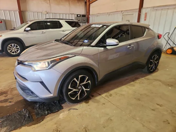 2018 Toyota C-HR XLE Premium, VIN NMTKHMBX6JR001136 — Minor dents and scratches