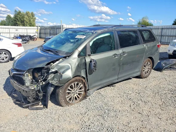 2018 Toyota Sienna XLE, VIN 5TDYZ3DC5JS908196 — Rollover
