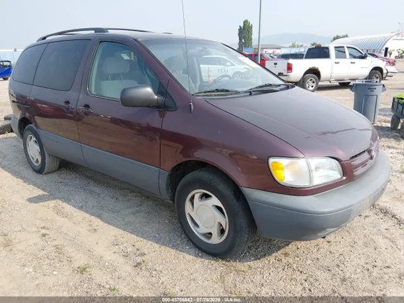 2000 Toyota Sienna LE, VIN 4T3ZF13C1YU316743 — Normal wear