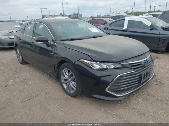 2019 Toyota Avalon Hybrid XSE, VIN 4T1B21FB8KU004807 — Rear end