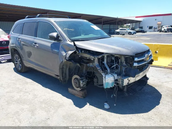 2018 Toyota Highlander Hybrid XLE, VIN 5TDJGRFH4JS044051 — Front end